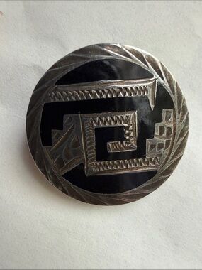 Vintage .925 Sterling Silver Mexico Black Inlay Round pin